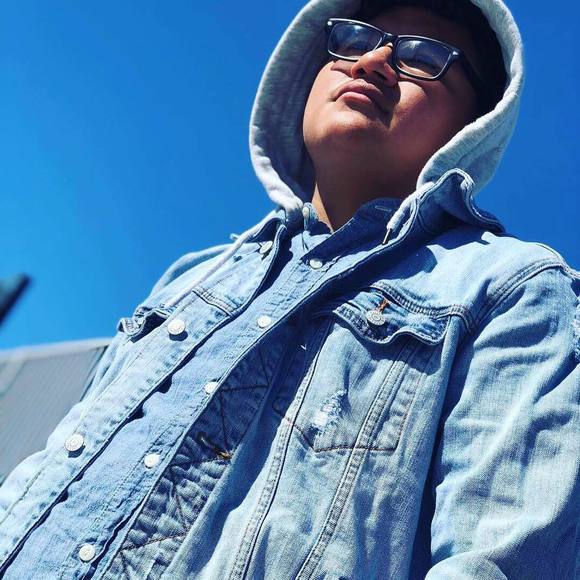 Meet your Posher, Guillermo - Picture 1 of 1